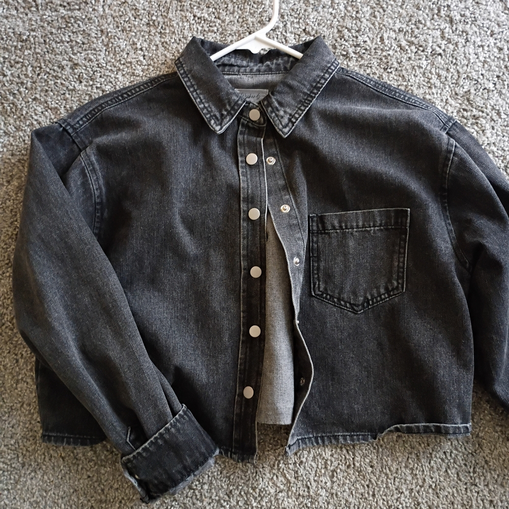 Washed Black Denim Jacket with Snap Buttons Cropped